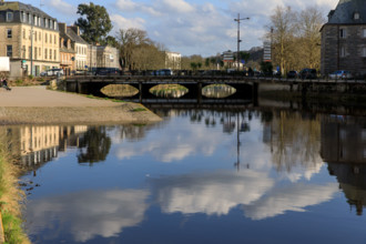 FRance, région Bretagne, Côtes d'Armor, lannion, quai d aiguillon, le Leguer