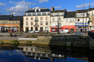 FRance, région Bretagne, Côtes d'Armor, lannion, quai d aiguillon, le Leguer