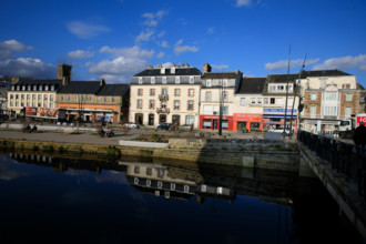 FRance, région Bretagne, Côtes d'Armor, lannion, quai d aiguillon, le Leguer