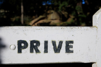 france, région Bretagne, Côtes d'Armor, côte de granit rose, Ploumanac'h, les rochers? propriété