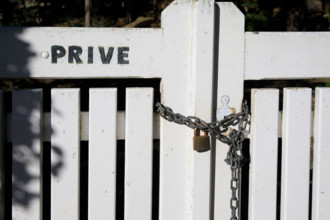 france, région Bretagne, Côtes d'Armor, côte de granit rose, Ploumanac'h, les rochers? propriété