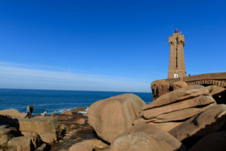 france, région Bretagne, Côtes d'Armor, côte de granit rose, Ploumanac'h, les rochers