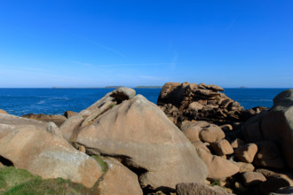 france, région Bretagne, Côtes d'Armor, côte de granit rose, Ploumanac'h, les rochers