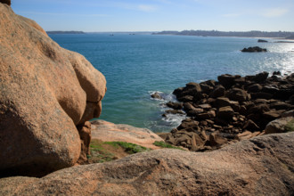 france, région Bretagne, Côtes d'Armor, côte de granit rose, Ploumanac'h, les rochers