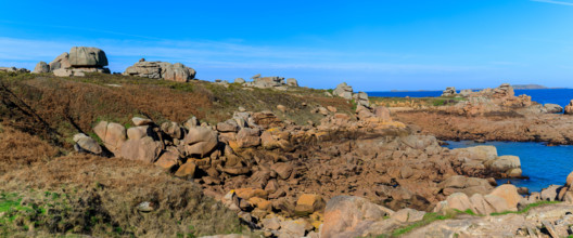france, région Bretagne, Côtes d'Armor, côte de granit rose, Ploumanac'h, les rochers