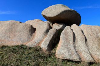 france, région Bretagne, Côtes d'Armor, côte de granit rose, Ploumanac'h, les rochers