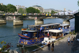 Oeuvre "La Caverne du Pont Neuf", par JR