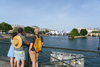 Oeuvre "La Caverne du Pont Neuf", par JR