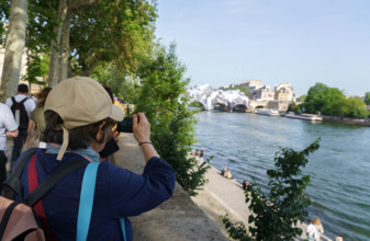 Oeuvre "La Caverne du Pont Neuf", par JR