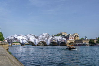 Oeuvre "La Caverne du Pont Neuf", par JR