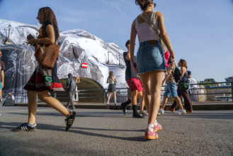 Oeuvre "La Caverne du Pont Neuf", par JR