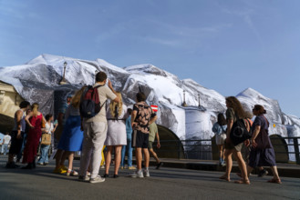 Oeuvre "La Caverne du Pont Neuf", par JR