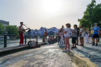 Oeuvre "La Caverne du Pont Neuf", par JR