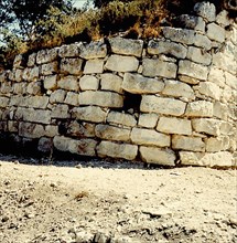 Oppidum d' Entremont 4th century before JC enclosing Wall -