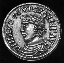 Monnaie carolingienne datant de Louis le Pieux (814-840)
