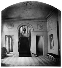 Palais de l'Elysée. Le grand escalier.