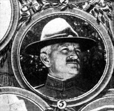 Le général Pershing (commandant en chef des armées américaines) .