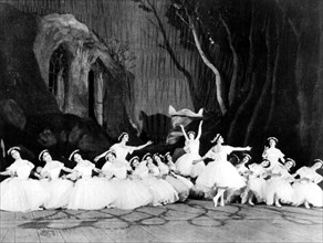 May 1909.  Russian Ballet:  Sylphids.