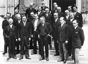 Le président du Conseil, Aristide Briand et les ministres ; 1925