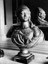 Buste de Madame du Barry par Pajou.