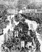 Paris 1881.  The funeral procession of Blanqui arrives to the Lachaise Father.
