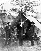 Abraham Lincoln with general Major Lew Walllace