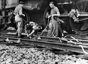 Destruction des voies ferrées par les F.F.I. ; 1944