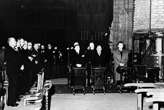 Cérémonie à Notre-Dame pour prier pour la Victoire. 19 mai 1940