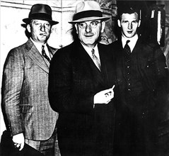 Fritz Kuhn, chef des nazis américains, est arrêté à New York. 1939