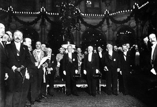 President Deschanel is received with the Hotel of Ville.1920