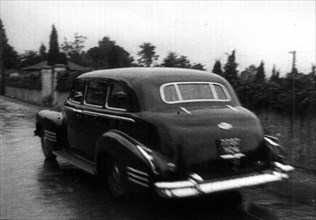 The car of Gaulle arriving at Marly.  1946