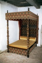Tower of Michel de Montaigne, bedroom, bed