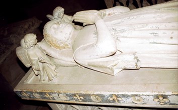 Recumbent statue of Philip of France, St. Louis' brother (1209-1218)