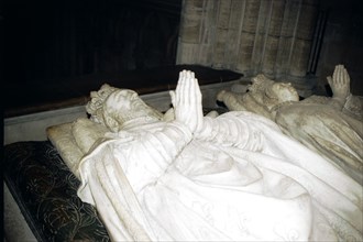 Grave of Henri II and Catherin of Medicis