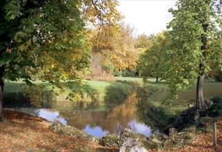 Versailles, le petit Trianon, la Rivière Enchantée en automne