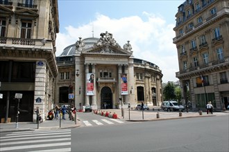 Shopping exchange in Paris.