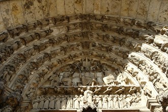 Chartres.