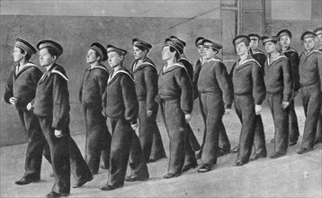 The first battalion of Russian female sailors