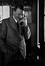Adolf Hitler. Am morgen des 15. Januar 1935: Der Führer dankt dem Gauleiter Bürckel anläßlich des