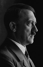 Adolf Hitler. Der Führer an seinem 47. Geburtstag. Le Führer à son 47e anniversaire.