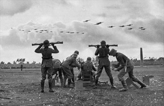 Adolf Hitler. Entfernungsmessen der Flakbatterie am Tage der Wehrmacht auf dem Reichsparteitag 1935