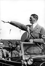 Adolf Hitler. Der Führer bei der Jugend auf dem Reichsparteitag 1935. Le Führer aux côté des jeunes