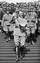 Adolf Hitler. Reichsparteitag 1935: Beim Arbeitsdienst auf der Zeppelinwiese. La journée du Parti