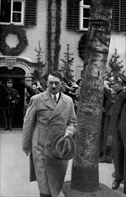 Adolf Hitler. Besuch im Schillerhaus in Weimar 1934. Visite à la maison de Schiller à Weimar, en