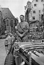 Adolf Hitler. Parteitag der Freiheit. Der Führer erwartet die braunen Kolonnen. La fête du Parti de