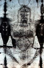 Saint-suaire de Turin. Le linceul de Turin est un tissu en lin ancien faisant l’objet d’une vive