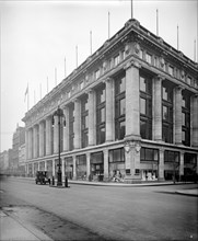 Selfridge's department store, 400 Oxford Street, London, 1909