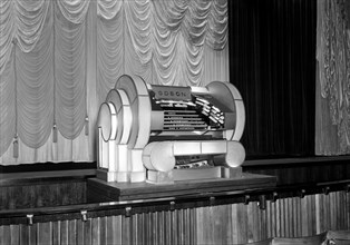 Organ console in the auditorium at the Odeon, Leicester Square, London, 1937