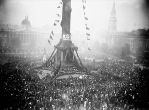 Nelson's Column, Trafalgar Square, London, 1905