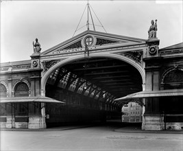 The grand entrance archway to Sir Horace Jones's new Smithfield Market, 1868